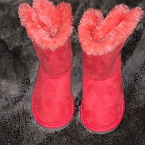 Toddler boots size 11 in hot pink